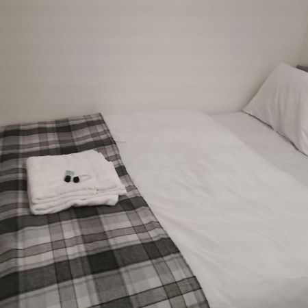 Отель Ella'S Place Лутон Экстерьер фото